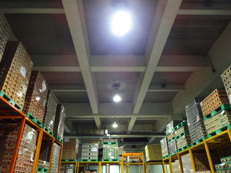 名糖運輸　倉庫　照明　LED化